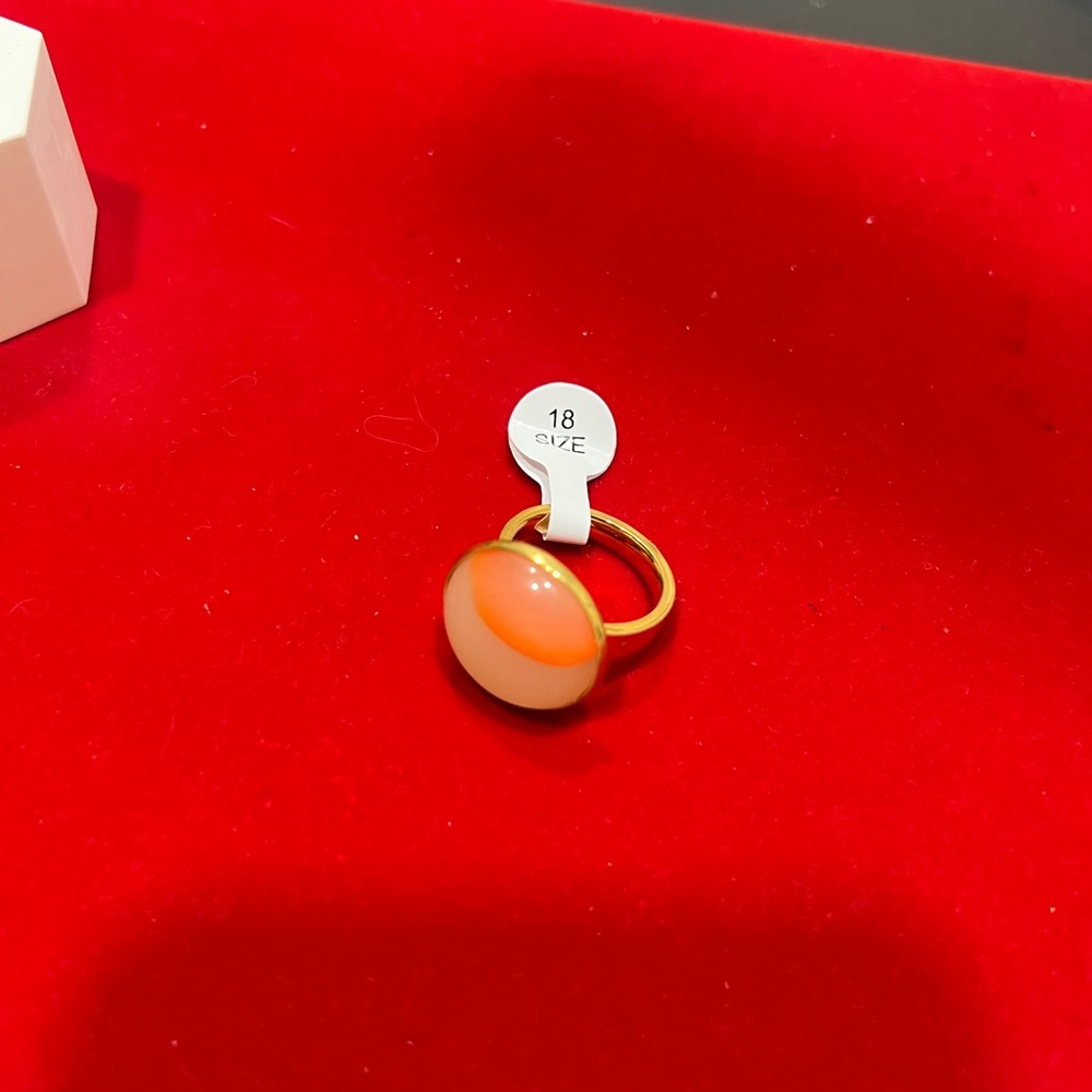 Elegant Gold and Orange Ring